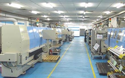 精密滚珠丝杠生产线